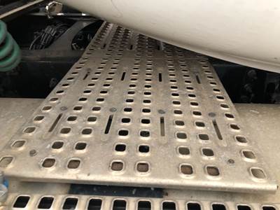 Volvo VNR Deck Plate / Catwalk