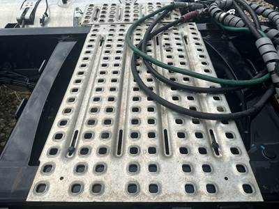 Volvo VNR Deck Plate / Catwalk