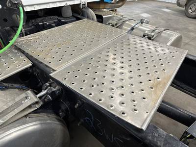 Western Star 49X Deck Plate / Catwalk