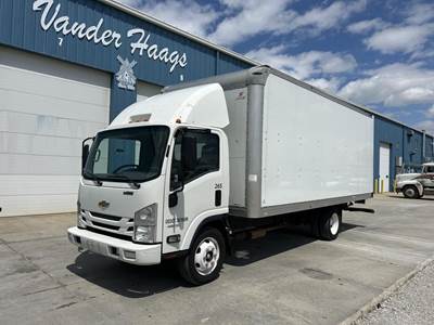 Chevrolet 4500 20 ft Box Truck - 350HP, 6 Speed Automatic, Roll up Door