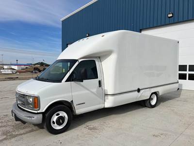 Chevrolet Express 3500 14 ft Box Truck - 4 Speed Automatic