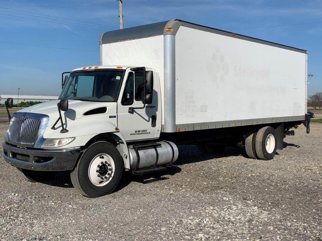 2012 International DuraStar 4300 24 ft Box Truck 230HP, Ultrashift