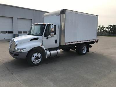 International DuraStar 4300 14 ft Box Truck - 215HP, Roll up Door, Liftgate