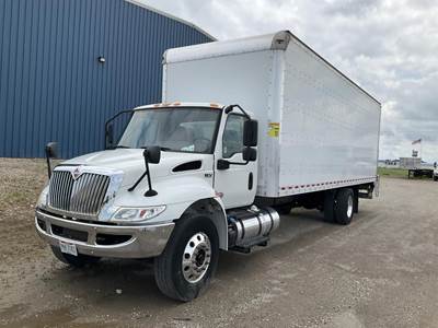 International MV 28 ft Box Truck - 250HP, Automatic, Roll up Door, Liftgate