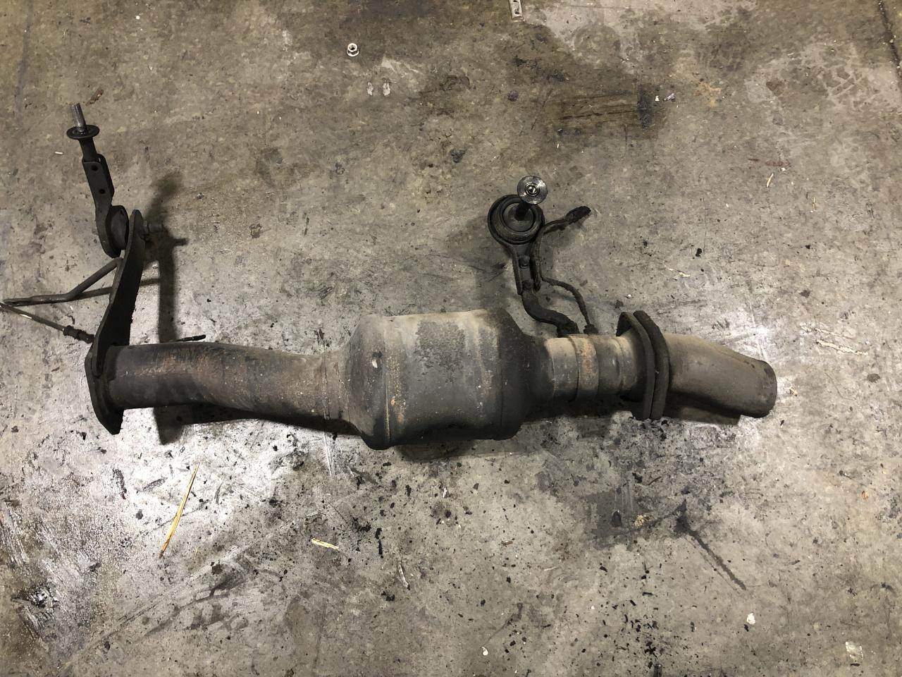 2012 INTERNATIONAL 4300 MAXXFORCE FUEL FILTER visual data 5