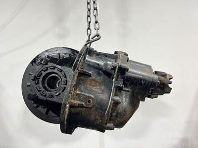 Eaton DS405 Front Differential for a Freightliner Cascadia