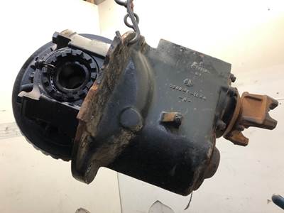 Meritor RD20145 Front Differential for a Freightliner FLD120