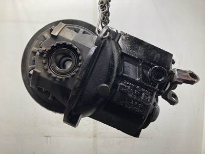 Meritor RD23164 Front Differential for a Freightliner Columbia 120