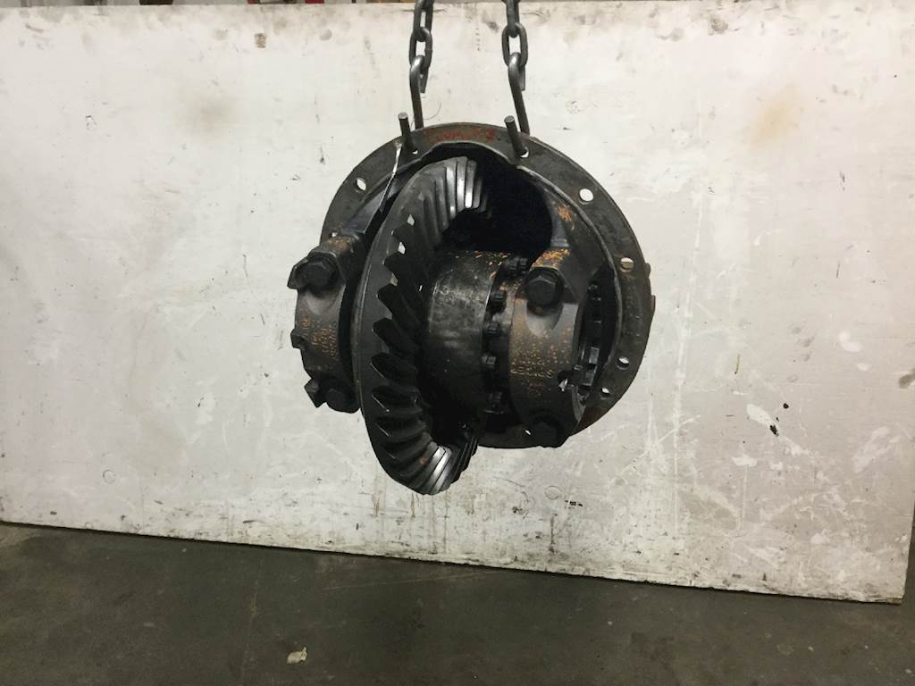 2006 Eaton 19060S Rear Differential for a GMC C7500 For Sale Sioux