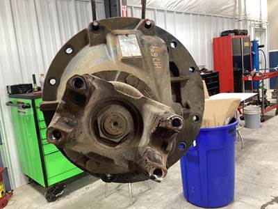 Eaton RS404 Rear Differential for a Peterbilt 379