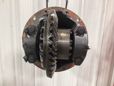 Eaton RS404 Rear Differential for a Freightliner Cascadia