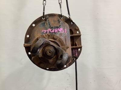 Eaton RS404 Rear Differential for a Freightliner FLD112