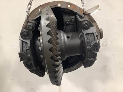 Eaton S26-190D Rear Differential for a Peterbilt 579
