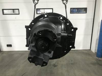 Meritor 3200F2216 Rear Differential for a Freightliner Cascadia