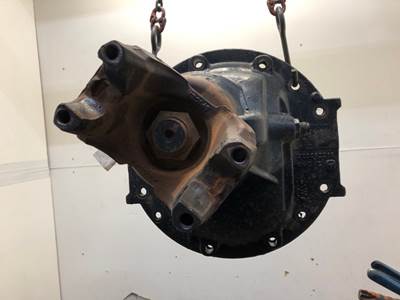 Meritor MR2014X Rear Differential for a Mack Chu