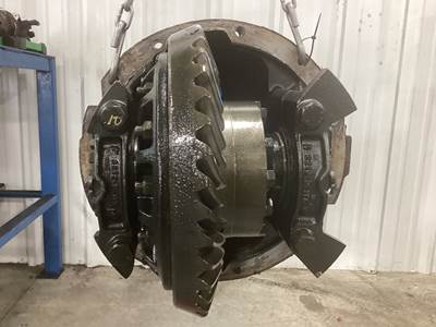 Meritor RS23160 Rear Differential for a Ford L8513