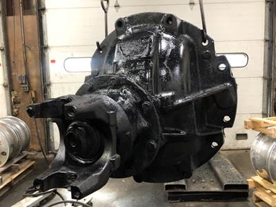 Meritor RS23160 Rear Differential for a Freightliner Cascadia