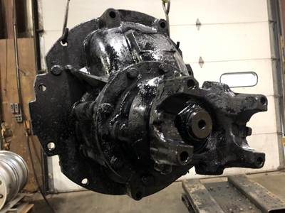 Meritor RS23160 Rear Differential for a Freightliner Cascadia