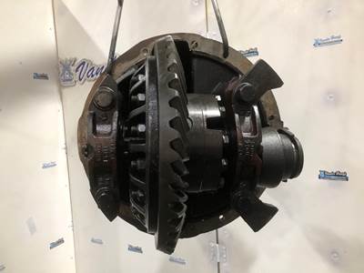 Meritor RS23180 Rear Differential for a Freightliner FLD120