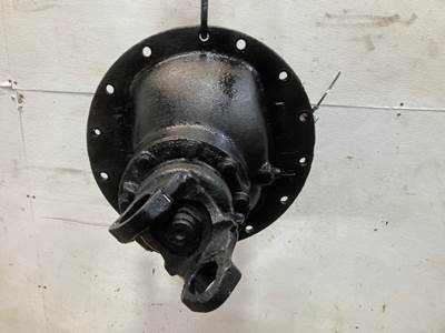 Meritor SQ100 Rear Differential for a Freightliner FLC120