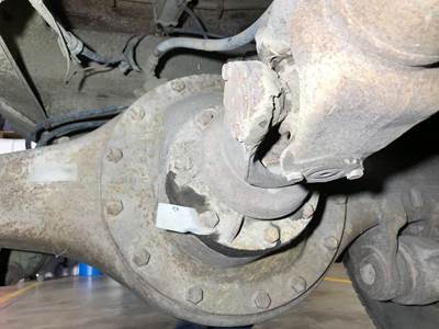 Meritor SQ100 Rear Differential for a Ford LT8000