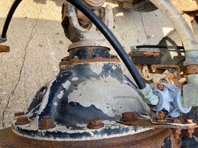 Meritor SQ100 Rear Differential for a Mack CH