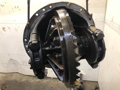 Mitsubishi Rear Differential for a Mitsubishi Fuso