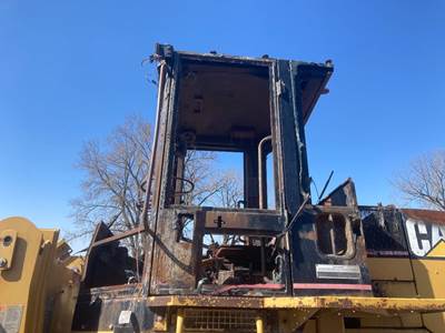 Caterpillar 928G Door Assembly