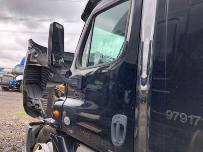 Freightliner Cascadia Front Door Assembly