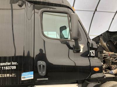 Freightliner Cascadia Front Door Assembly