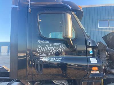 Freightliner Cascadia Front Door Assembly