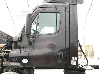 Freightliner Cascadia Front Door Assembly