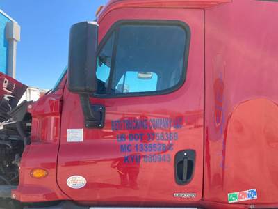 Freightliner Cascadia Front Door Assembly