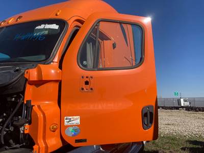 Freightliner Cascadia Front Door Assembly