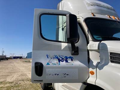 Freightliner Cascadia Front Door Assembly