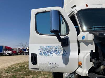 Freightliner Cascadia Front Door Assembly