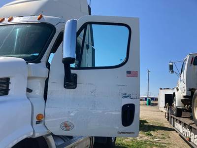 Freightliner Cascadia Front Door Assembly