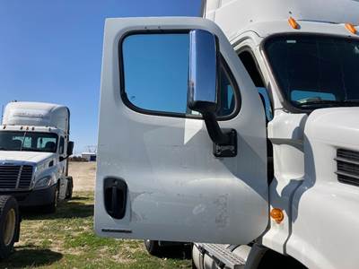 Freightliner Cascadia Front Door Assembly