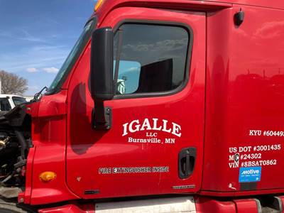 Freightliner Cascadia Front Door Assembly