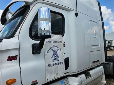 Freightliner Cascadia Front Door Assembly