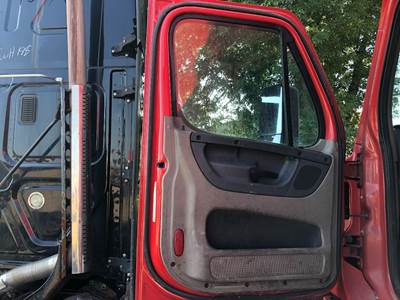 Freightliner Cascadia Front Door Assembly