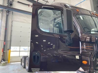 Freightliner Cascadia Front Door Assembly