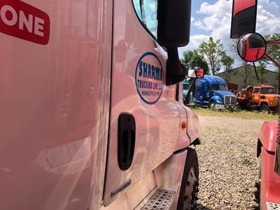 Freightliner Cascadia Front Door Assembly