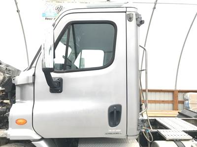 Freightliner Cascadia Front Door Assembly