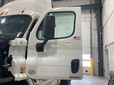 Freightliner Cascadia Front Door Assembly