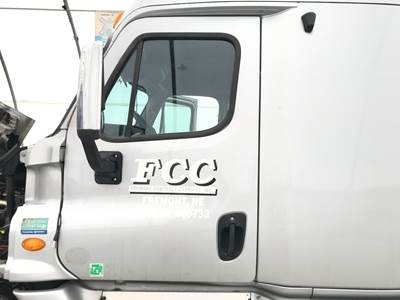 Freightliner Cascadia Front Door Assembly