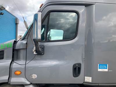 Freightliner Cascadia Front Door Assembly