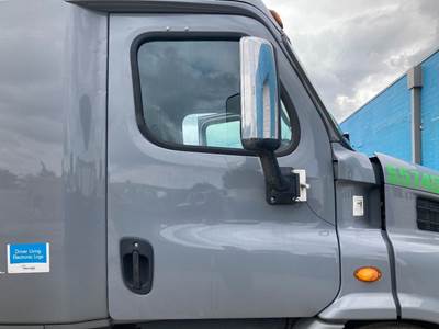 Freightliner Cascadia Front Door Assembly
