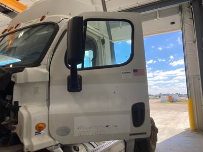 Freightliner Cascadia Front Door Assembly