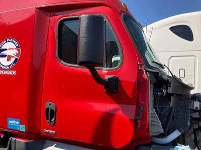 Freightliner Cascadia Front Door Assembly